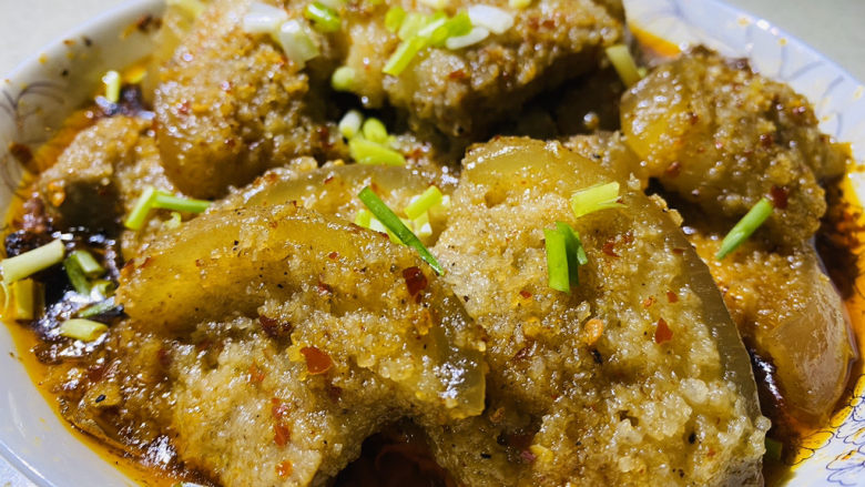 粉蒸肉,美食做好,肉质酥软,肥而不腻。喜欢的朋友不妨自己回家试一试。