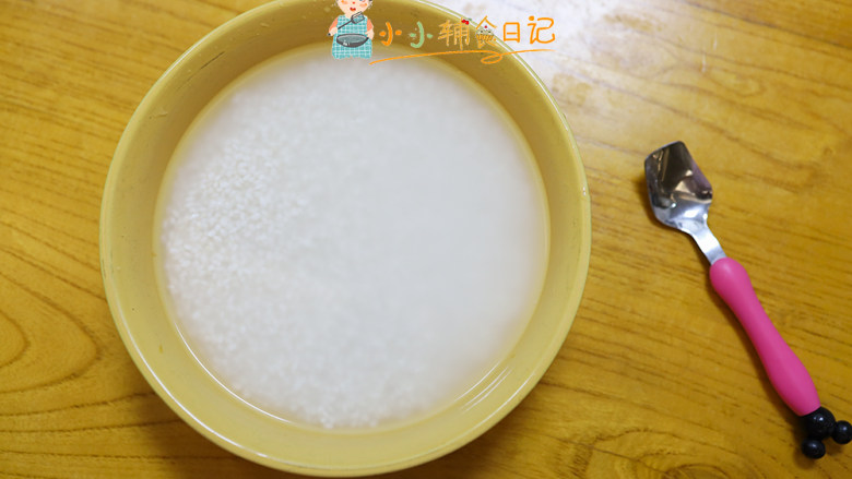 12个月以上团团圆圆八宝饭,糯米洗净后加水浸泡,我泡了一小时