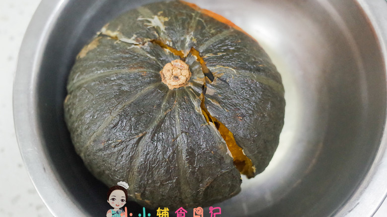 36个月以上辅食南瓜蜜桃麦片粥,南瓜 蒸熟备用