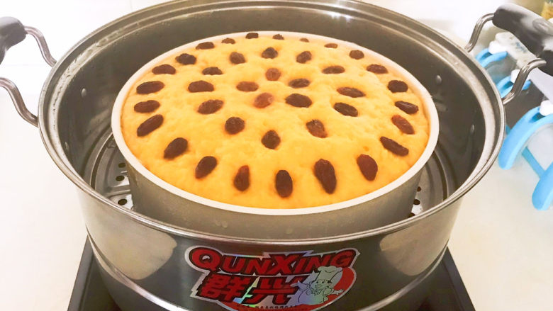 小米发糕,小米发糕蒸熟了~