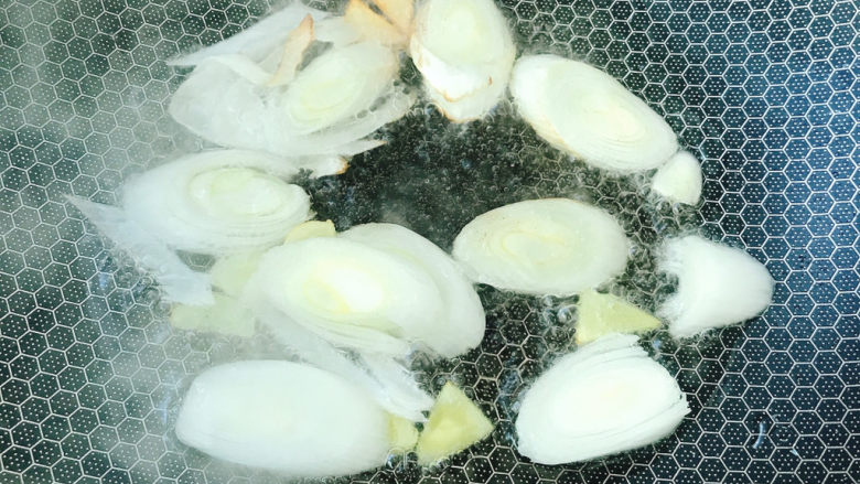香辣草鱼,这下大葱片