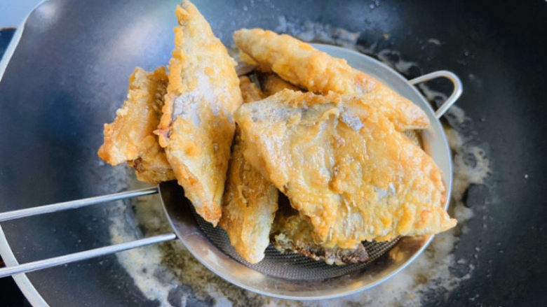 酥炸带鱼,控油