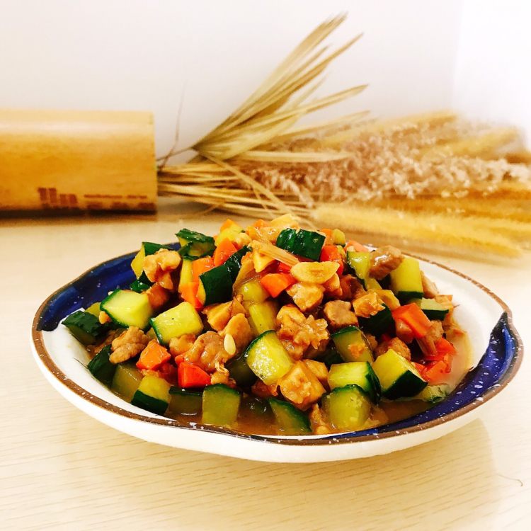 卡通立体可妮兔牛奶米糕