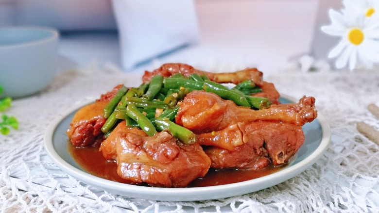 红烧鸭肉,简单美味,好吃极了。