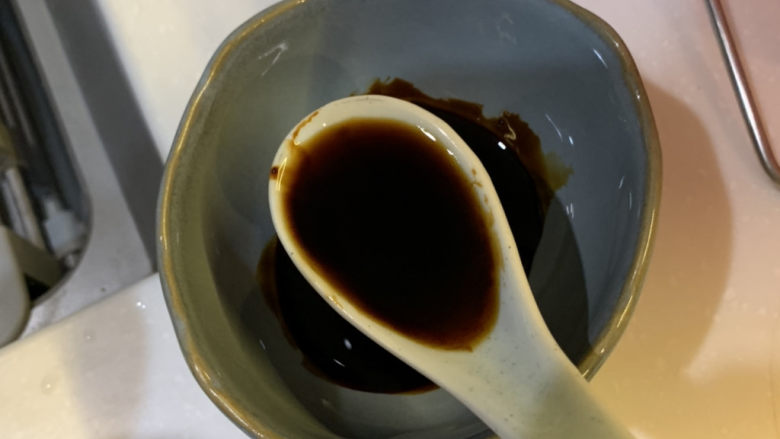 肠粉料汁配方,3勺<a style='color:red;display:inline-block;' href='/shicai/ 788'>生抽</a>