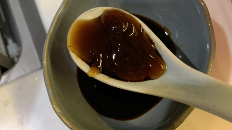 肠粉料汁配方,1勺<a style='color:red;display:inline-block;' href='/shicai/ 721'>蚝油</a>
