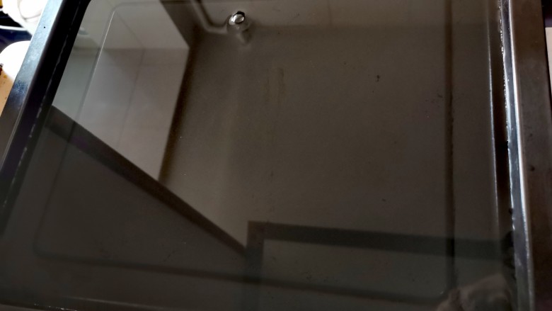 软绵绵滑嫩嫩的古早蛋糕,烤盘里面放上水,尽量多放一些