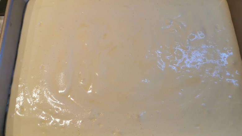 软绵绵滑嫩嫩的古早蛋糕,震几下,震出大气泡