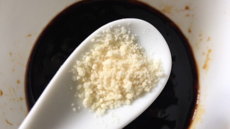 大白菜炖粉条,少许<a style='color:red;display:inline-block;' href='/shicai/ 756'>鸡精</a>,少许盐,少许糖