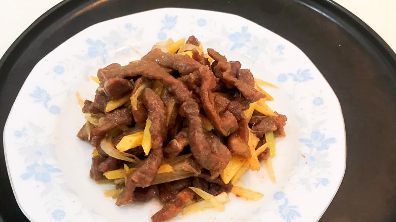 干煸牛肉丝,干煸牛肉丝又香又有嚼劲儿,风味独特~