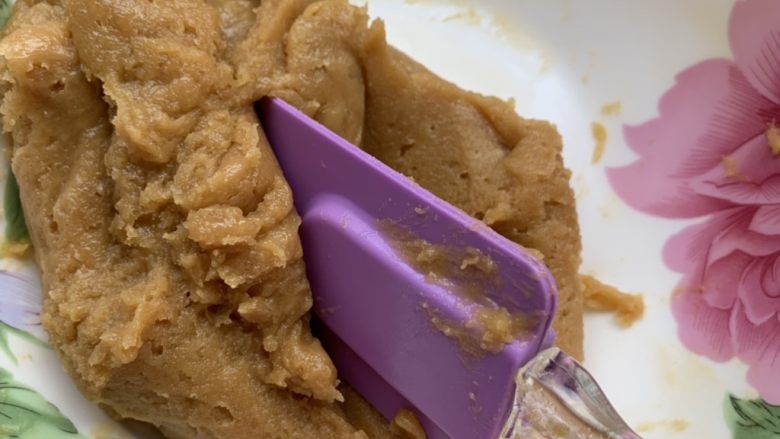 Churros~吉事果/吉拿棒/吉拿果~“西班牙油条”,我将全蛋液分了3次加入,搅拌均匀。