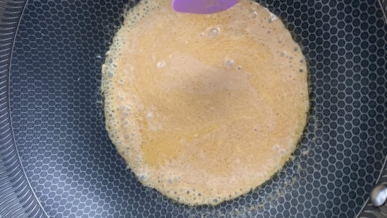 Churros~吉事果/吉拿棒/吉拿果~“西班牙油条”,加热至微微沸腾后关火,大约就是黄油、红糖刚刚融化的程度就可以了。