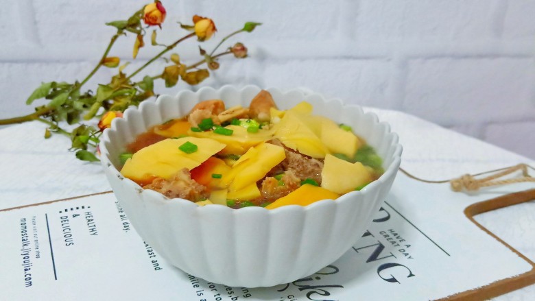冬笋排骨汤,汤汁拌饭是一绝!