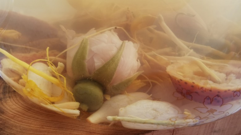 玫瑰花茶,15分钟后,泡出味道,即可享用。