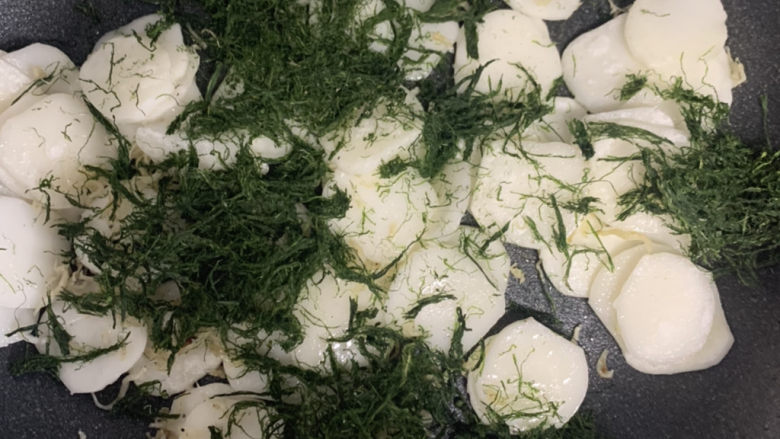 升级版海苔炒年糕,立刻放入海苔,马上关火
