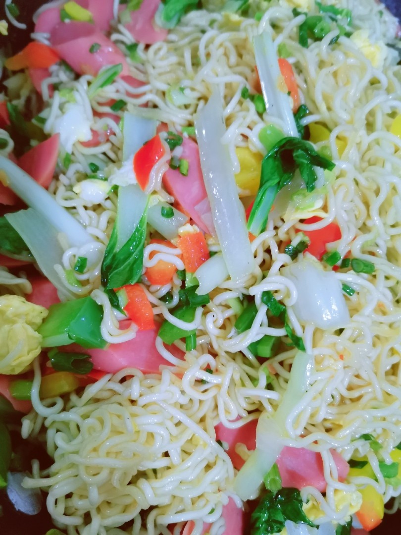 炒泡面