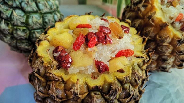 这么好看的菠萝饭,酸酸甜甜好味道,你吃过没?,成品图,把它晒在朋友圈,大家都夸我是巧妇,这心里真的是美滋滋的,太开心啦。