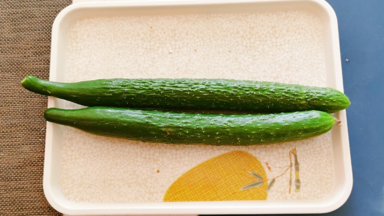 酸辣黄瓜条,<a style='color:red;display:inline-block;' href='/shicai/ 54'>黄瓜</a>2棵