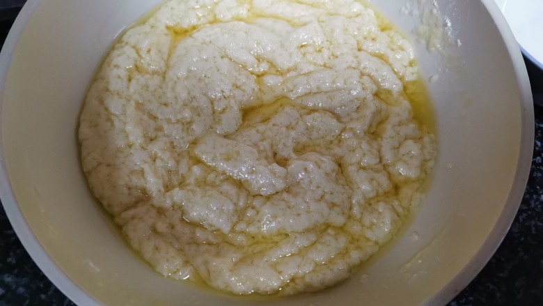 古早味蛋糕,如此细腻绵软的蛋糕,你吃过没?,加入低筋粉搅拌均匀