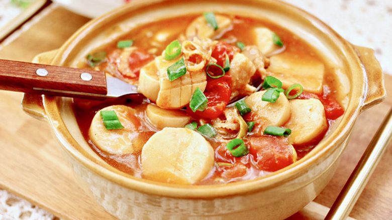杏鲍菇扇贝花肉煲,鲜香味浓郁又营养丰富,搭配一锅米饭不够吃。