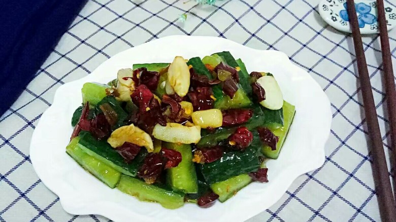 酸辣黄瓜条,酸辣<a style='color:red;display:inline-block;' href='/shicai/ 54'>黄瓜</a>条
