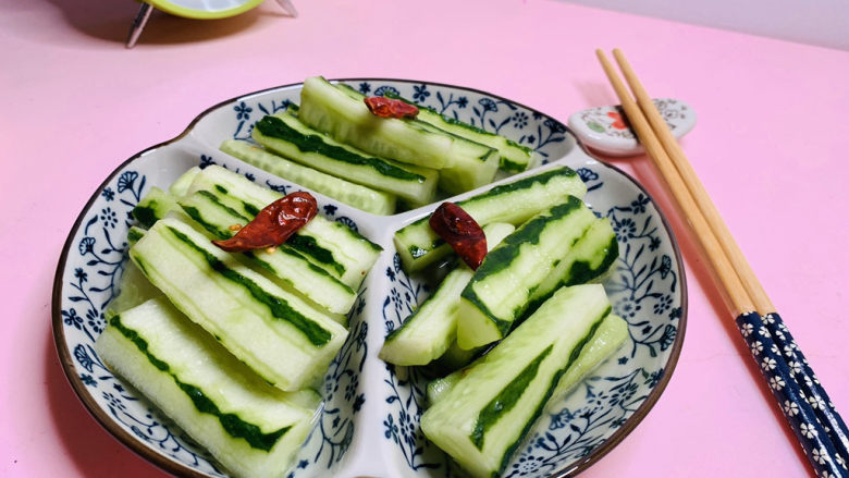 酸辣黄瓜条,酸辣黄瓜条完成啦!!!