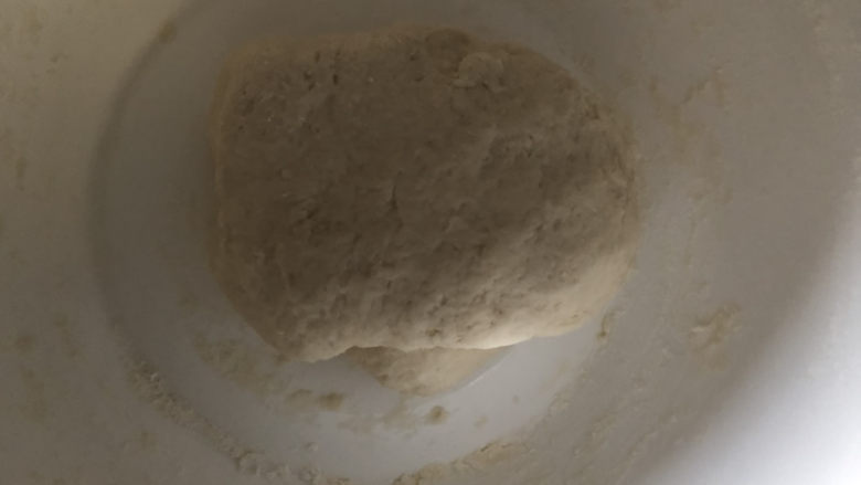 白萝卜丝饼,面300克,加水和盐和好,醒半小时