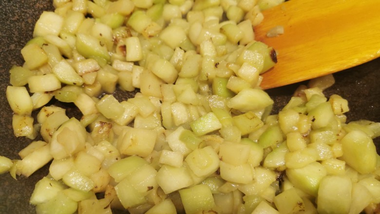 茄子鸡蛋打卤面(手擀面),炒到变软