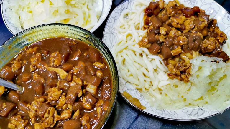 茄子鸡蛋打卤面(手擀面),上桌喽