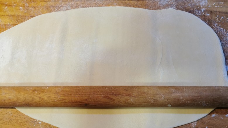 茄子鸡蛋打卤面(手擀面),擀成合适的厚度