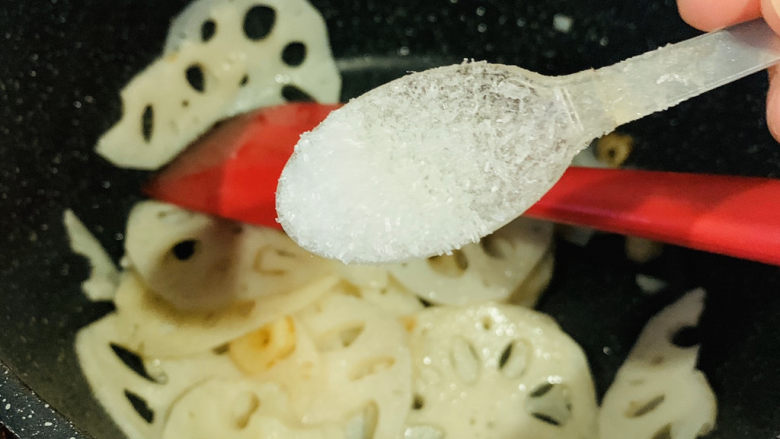 醋溜藕片,少许<a style='color:red;display:inline-block;' href='/shicai/ 717'>味精</a>;