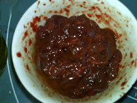 猪肝菠菜汤,倒入<a style='color:red;display:inline-block;' href='/shicai/ 718'>料酒</a>