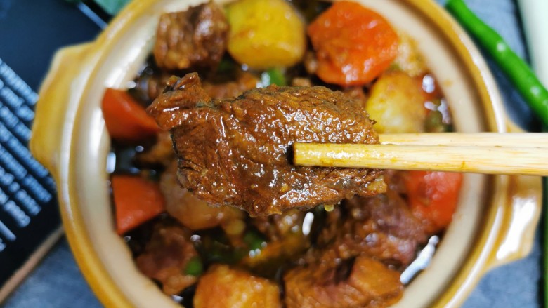 红焖牛肉,牛肉软烂粘糯,汤汁拌饭能吃2碗😍