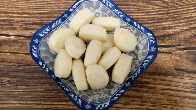 黄金小馒头,准备馒头,平时吃的就可以,这是我给宝宝单做的奶香<a style='color:red;display:inline-block;' href='/shicai/ 6726'>小馒头</a>
