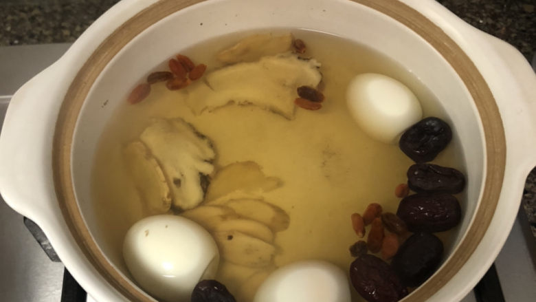 糖水鸡蛋➕四物煲红糖鸡蛋,搅拌均匀,就可以吃了
