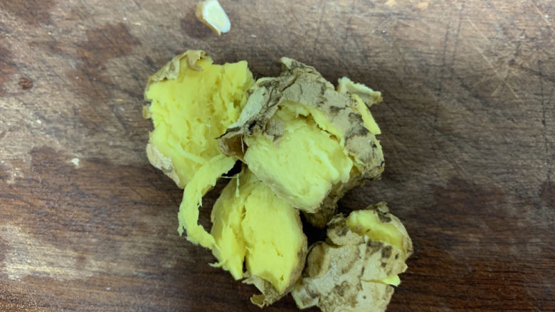 红焖牛肉,老姜一块,拍散