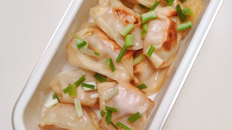 【一人食】让速冻水饺变超好吃,撒上葱花
