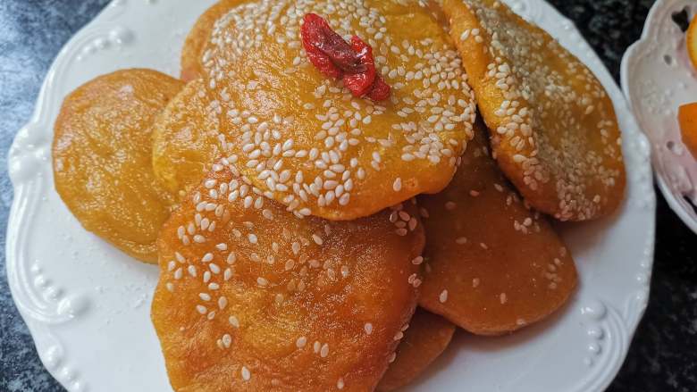 外酥里嫩的,好吃看得见的红糖南瓜麻糍,你吃过吗?,成品图