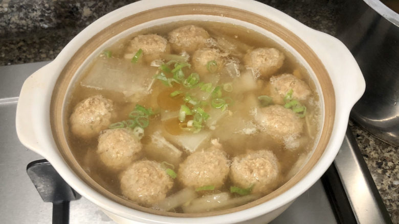 冬瓜肉丸汤➕记忆里的那碗汤,撒上葱绿末,上桌