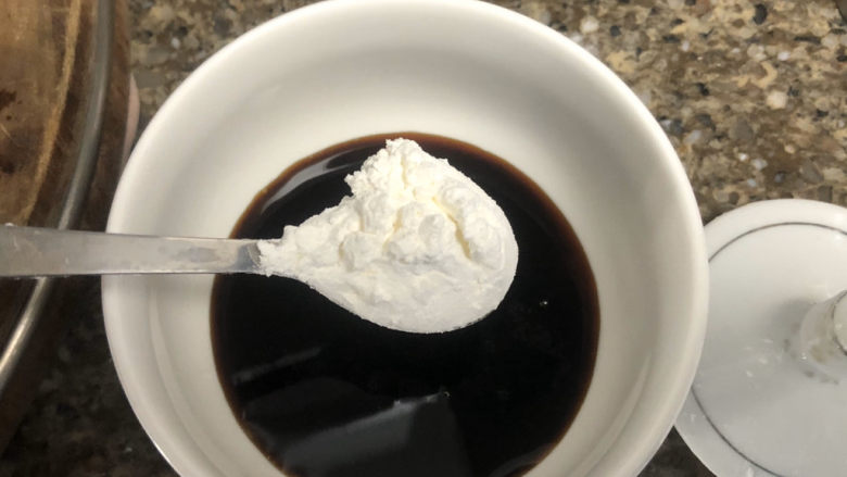 青椒炒猪肝,一汤匙生粉,