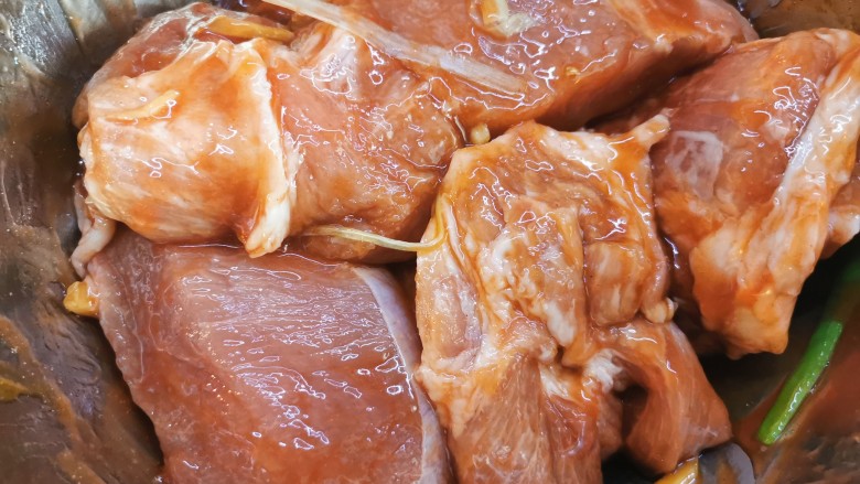 蜜汁叉烧肉(烤箱版),戴一次性手套抓均匀