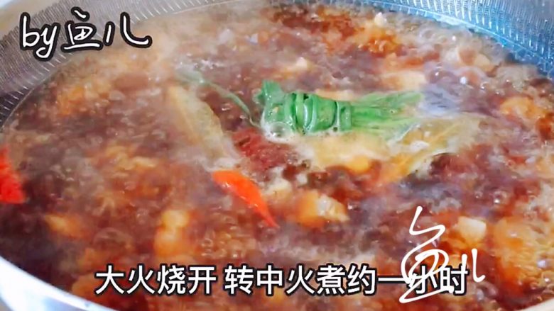 红焖牛肉,大火烧开,转中火煮约一小时