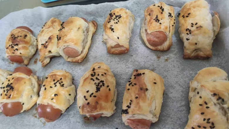 手抓饼肠仔包