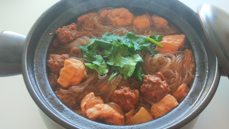 牛肉炖豆腐,直接端上桌,一人一碗好吃美味儿。