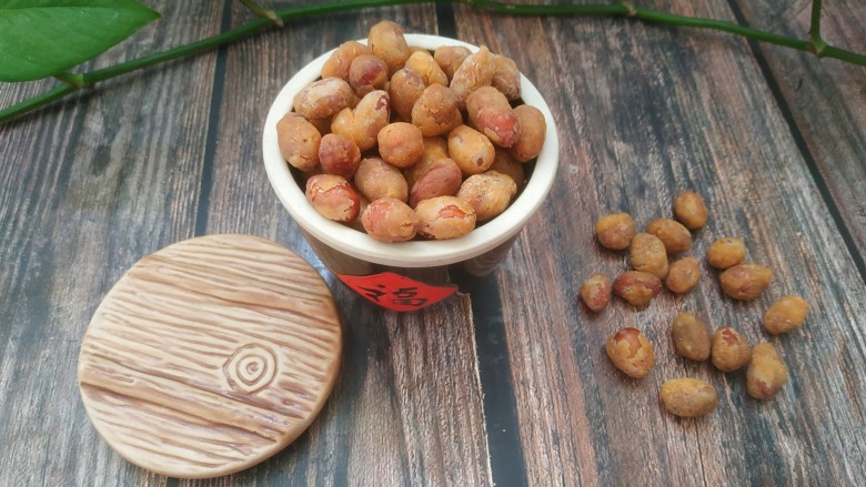多味花生,放凉后清脆可口,五香麻辣。