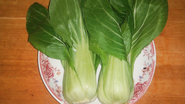 蒜蓉小油菜,准备两颗油菜