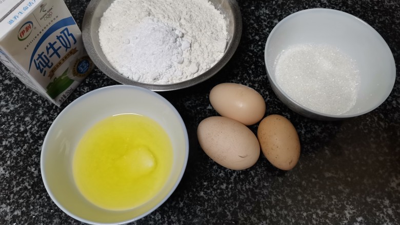 这样的松饼发朋友圈,一定可以圈粉无数,所有食材合影