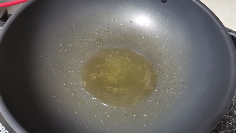 这样的春笋炒酸菜,你吃过没?,锅热下油