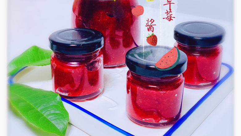 🍓自制草莓酱🍓,做好的草莓酱,放冰箱冷藏;自制草莓酱完成了!