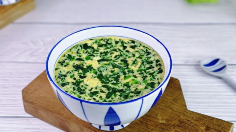 菠菜鸡蛋羹,简单易学,老少皆宜,春季补钙佳品。